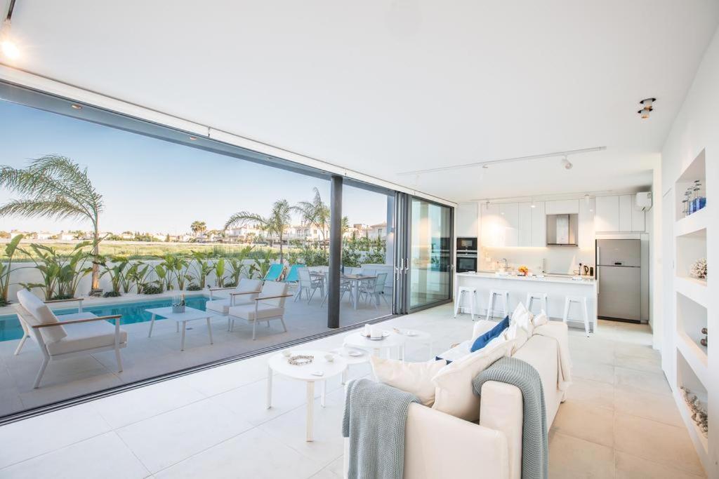פאראלימני The White H Villa, Protaras, Fresh And Peaceful מראה חיצוני תמונה