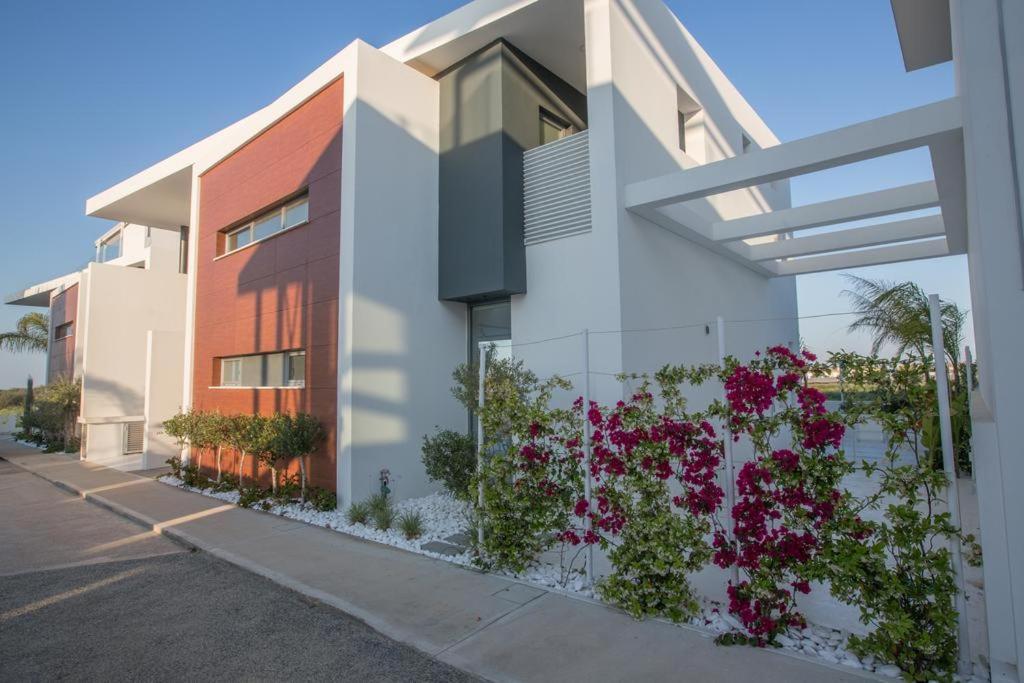 פאראלימני The White H Villa, Protaras, Fresh And Peaceful מראה חיצוני תמונה